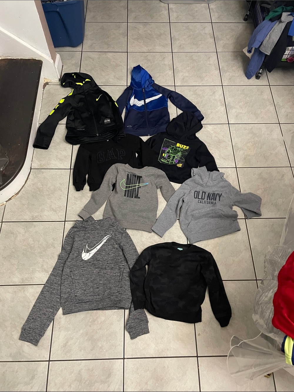 Boys Sweatshirts and Hoodie bundle (8) - Nike, Old Navy, GAP (Mixed Colors) 4-5